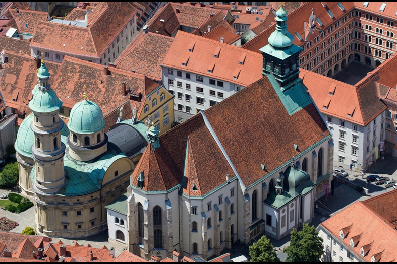 Der Grazer Dom wurde im Jahr 1464 vollendet.