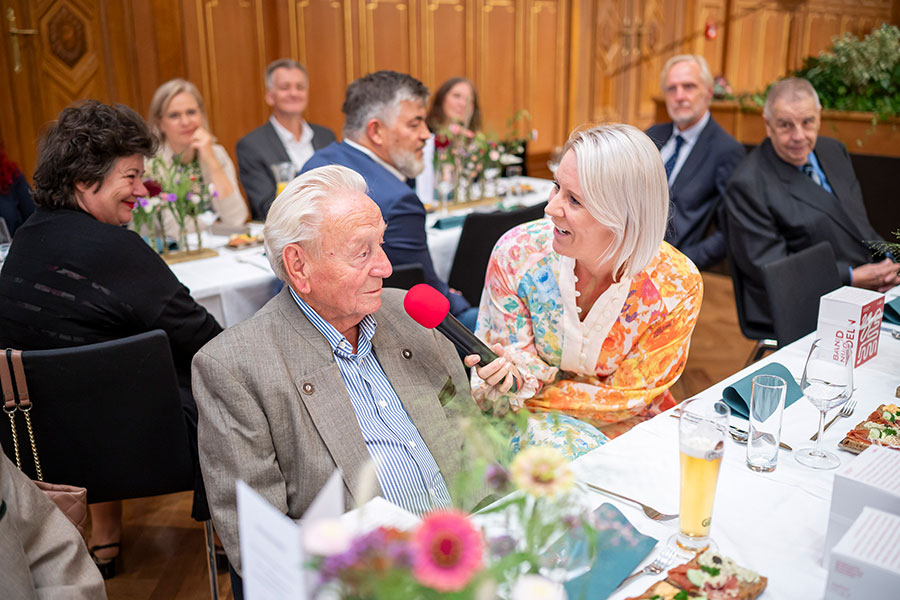Franz Scheibl feierte seinen 95. Geburtstag. Bewegung an der frischen Luft hält ihn fit. © Stadt Graz/Fischer Franz Scheibl feierte seinen 95. Geburtstag. Bewegung an der frischen Luft hält ihn fit.