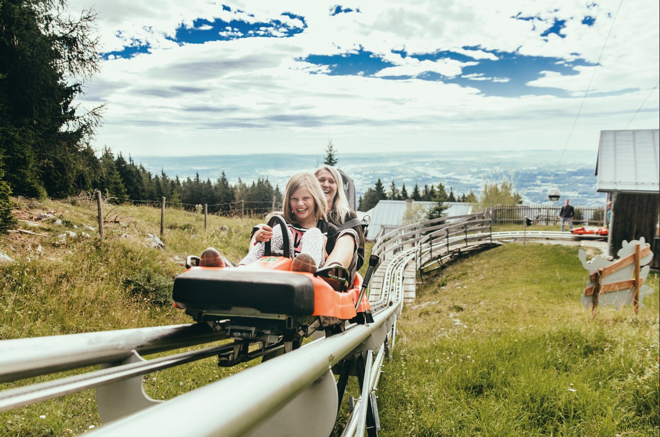 Freie Fahrt mit dem Hexenexpress © Lupi Spuma Freie Fahrt mit dem Hexenexpress