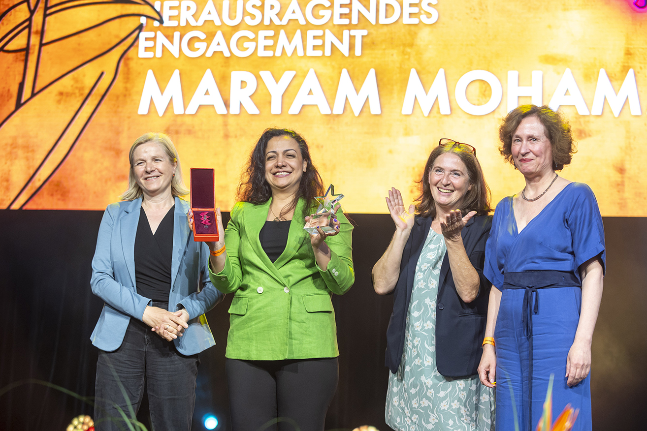 Die Künstlerin und Kuratorin Maryam Mohammadi wurde 2025 mit dem Frauenpreis ausgezeichnet. © Stadt Graz/Fischer Die Künstlerin und Kuratorin Maryam Mohammadi wurde 2025 mit dem Frauenpreis ausgezeichnet.