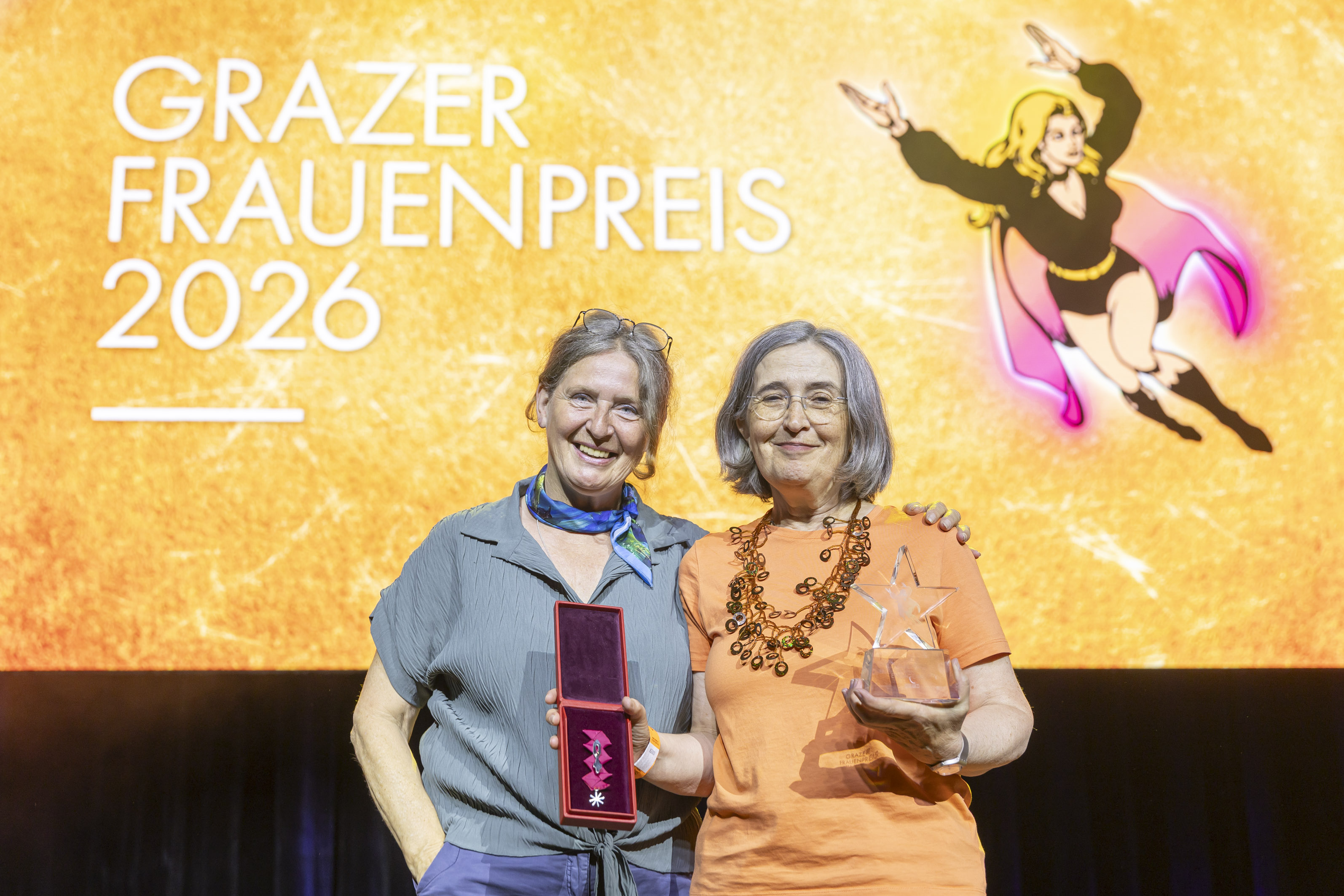 Bürgermeisterin Elke Kahr (l.) gratulierte Edith Zitz zum Grazer Frauenpreis 2026. © Stadt Graz/Fischer Bürgermeisterin Elke Kahr (l.) gratulierte Edith Zitz zum Grazer Frauenpreis 2026.