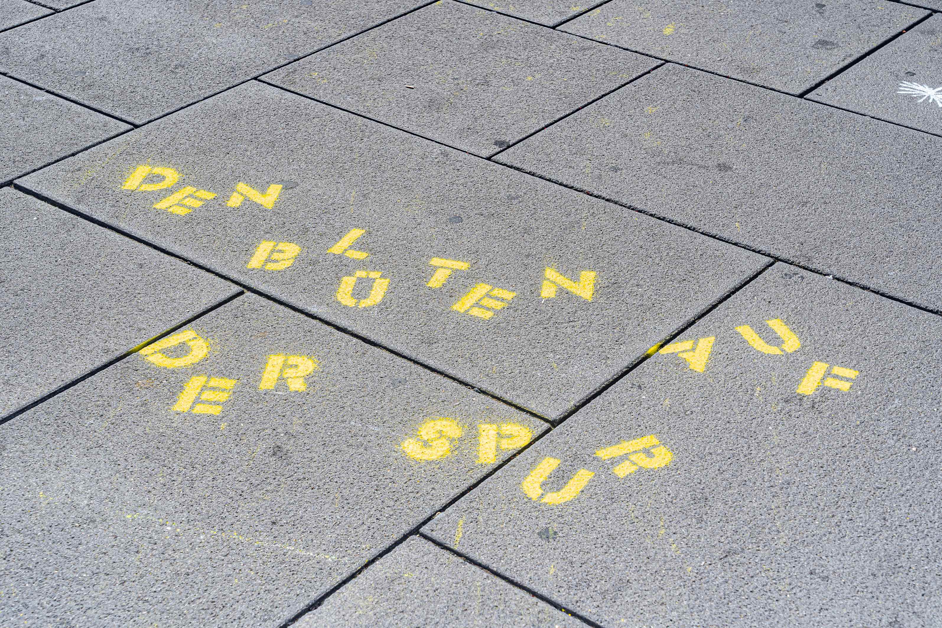den Blüten auf der Spur – Wegmarkierung von look!design © Stadt Graz/Fischer den Blüten auf der Spur – Wegmarkierung von look!design