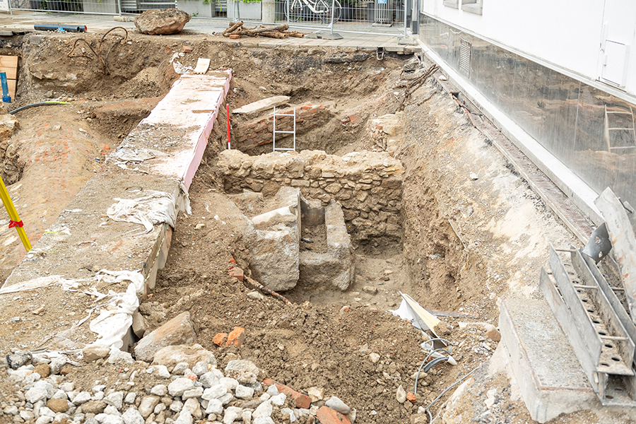 Bevor modernisierte Infrastruktur unter dem Tummelplatz geschaffen wird, wird alles vermessen und in Abstimmung mit dem Bundesdenkmalamt dokumentiert. © Stadt Graz/Fischer Bevor modernisierte Infrastruktur unter dem Tummelplatz geschaffen wird, wird alles vermessen und in Abstimmung mit dem Bundesdenkmalamt dokumentiert.